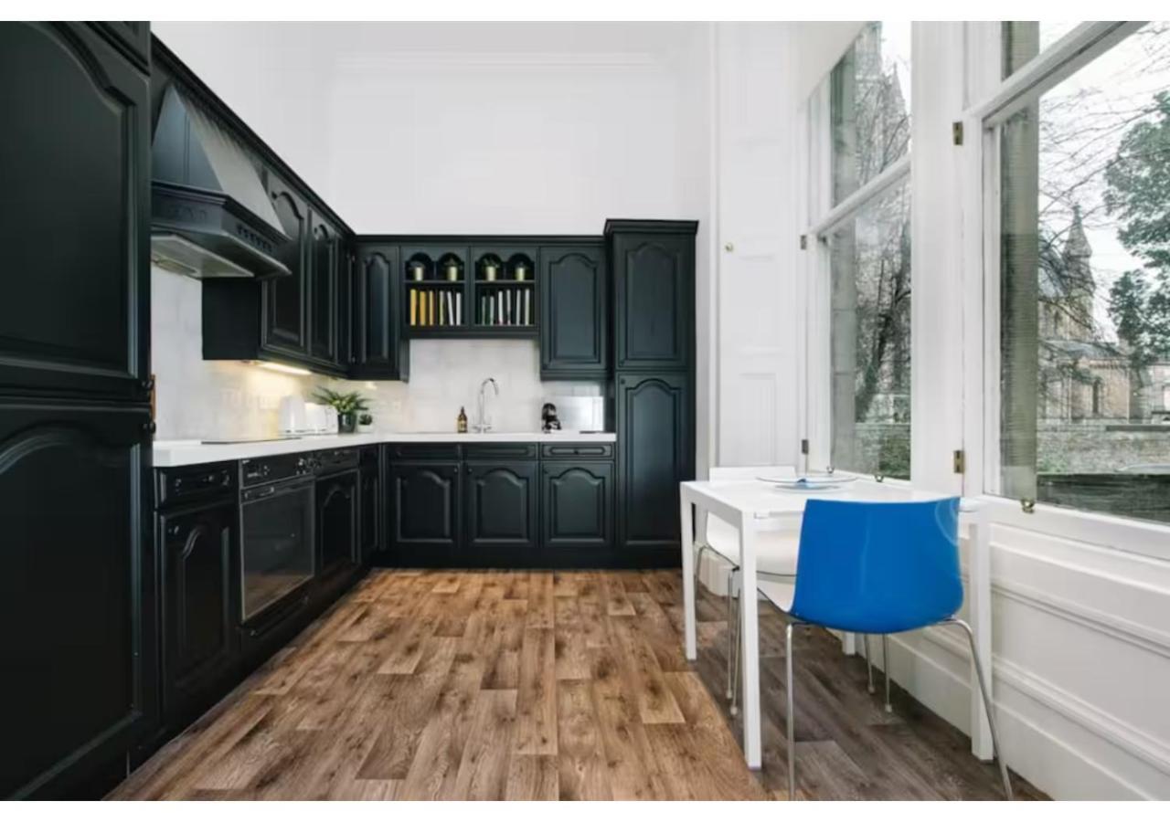 Joivy Palmerston Place Residence - Luxury City Centre Apt With Private Parking Эдинбург Экстерьер фото