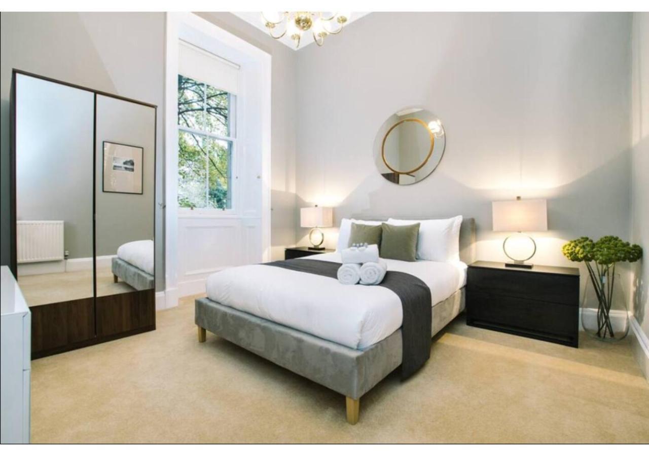 Joivy Palmerston Place Residence - Luxury City Centre Apt With Private Parking Эдинбург Экстерьер фото